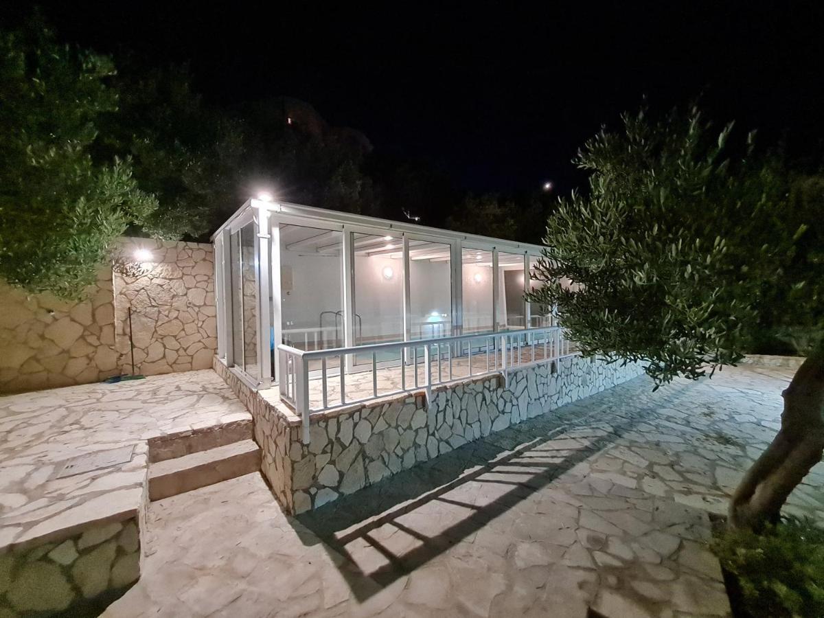 Vila Maslina Apartments Mit Pool Und Garten Nahe Am Strand Tučepi Exterior foto