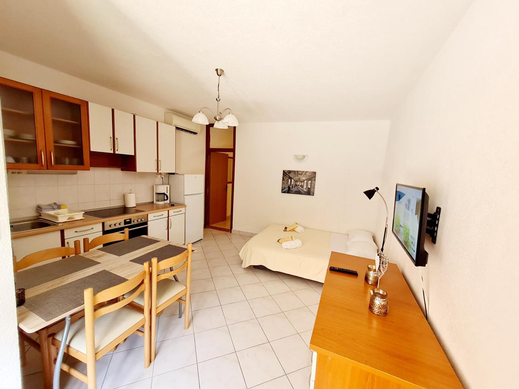 Vila Maslina Apartments Mit Pool Und Garten Nahe Am Strand Tučepi Quarto foto